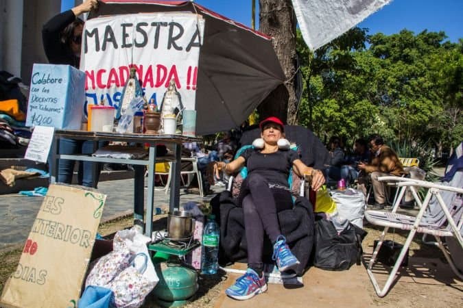 Lucha docente: “encadenarse para ser libres”