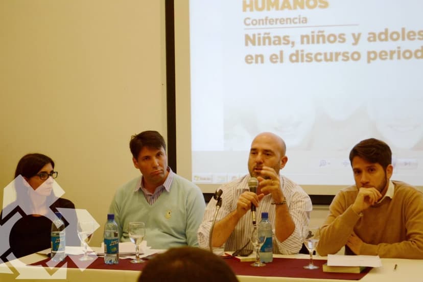 Niñez, adolescencia y periodismo