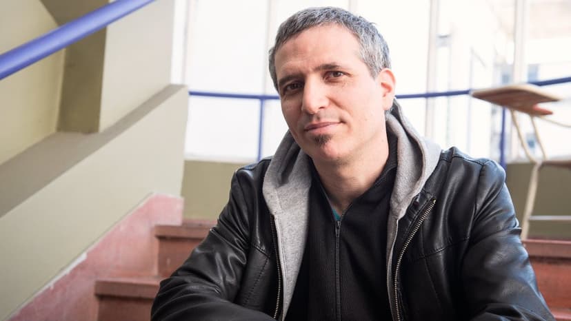 Ezequiel Adamovsky: “No hay un sujeto político que se llame clase media y que actúe unificadamente como tal”