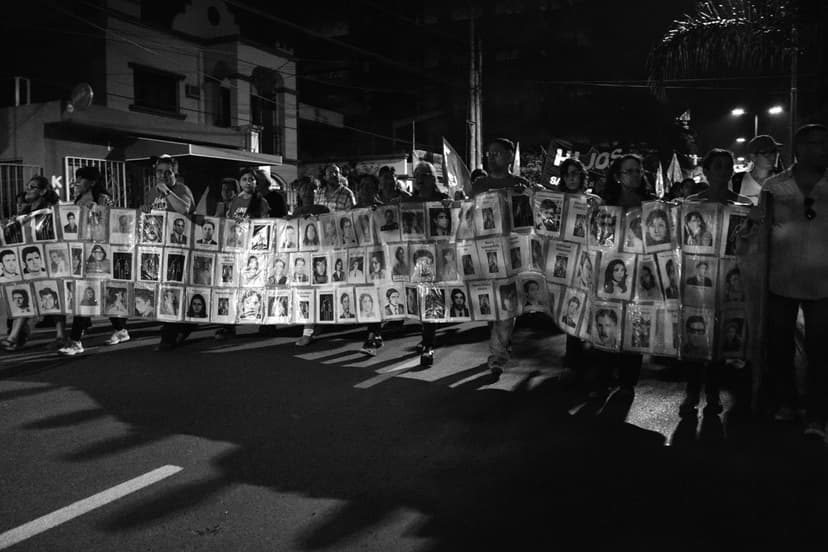 Murmullos en la multitud: del fallo a la revocación del 2&#215;1